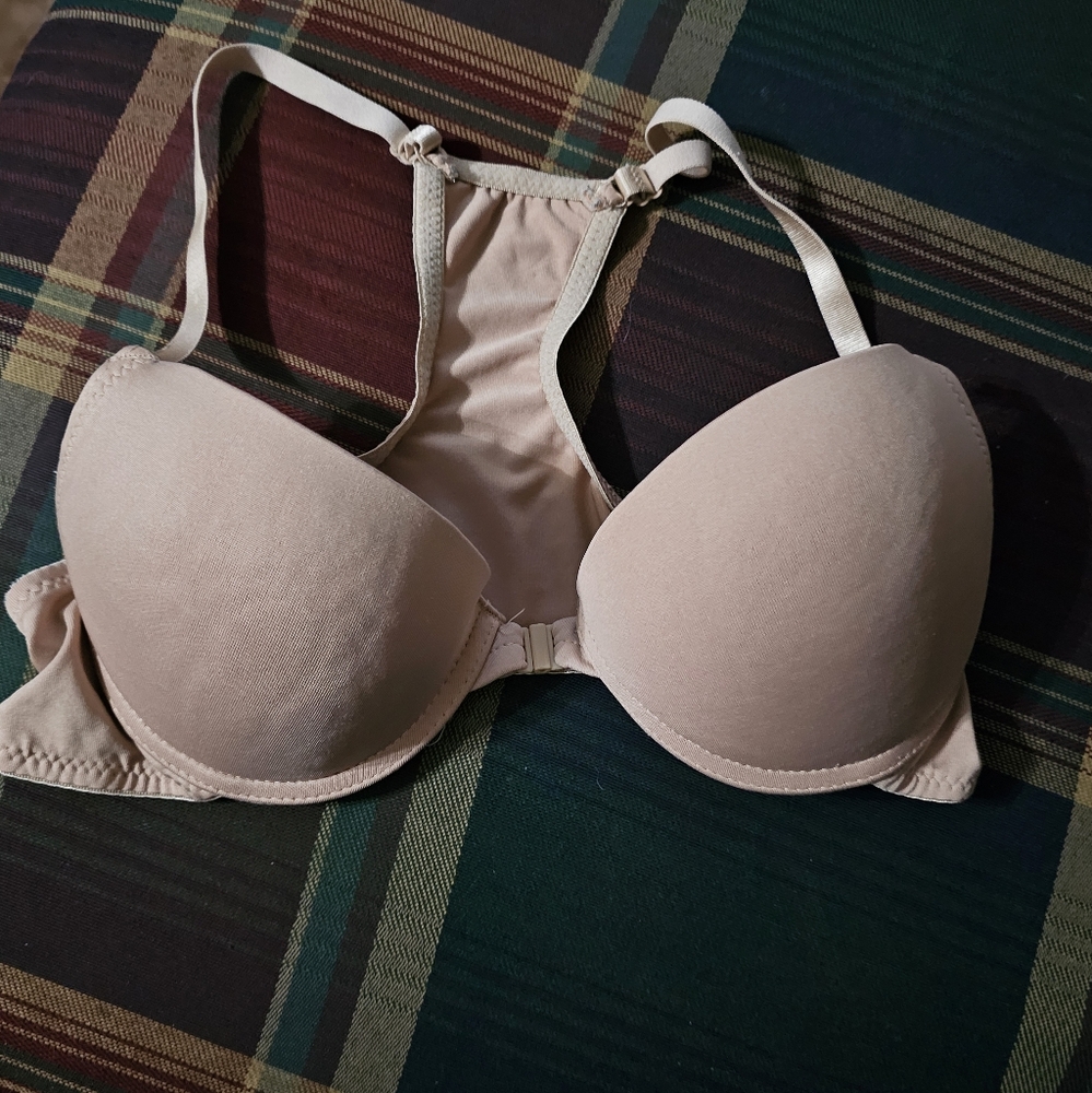 34B bra, like new